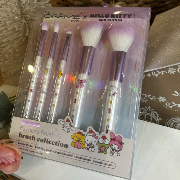Hello Kitty and friends X Creme shop flawless finish brush collection keroppi - Picture 4 of 8